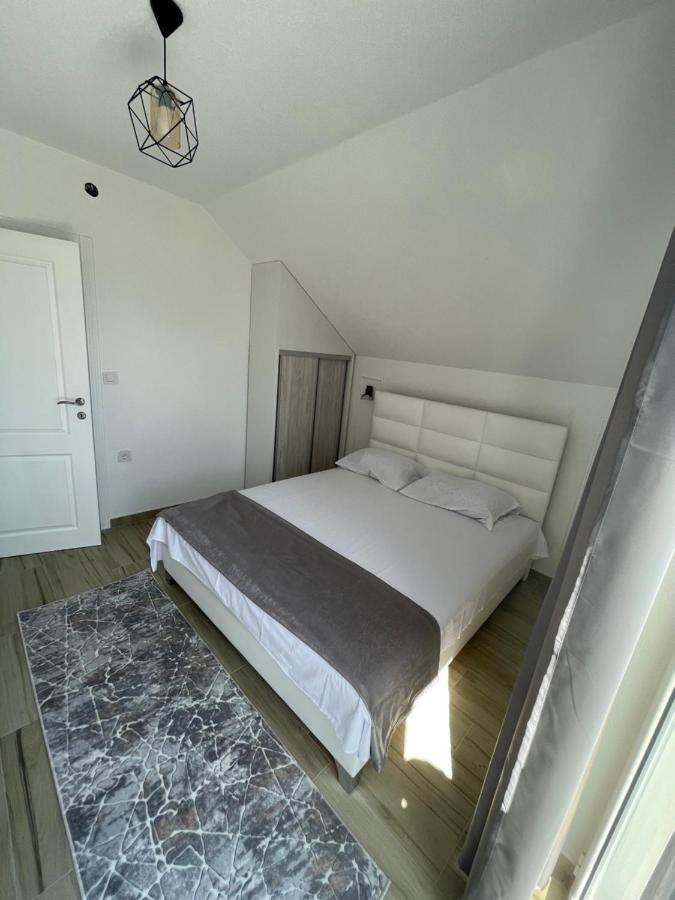 Days Long Apartment